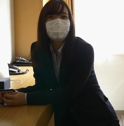 《恋足博物馆》挠求职女大学生的美脚