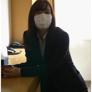 《恋足博物馆》挠求职女大学生的美脚