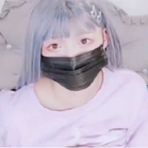 虎牙网红-超萌可爱小姐姐露脸秀