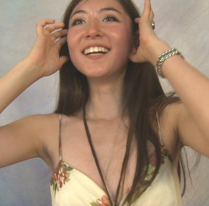 华裔千金《Amelia+Wang》行为艺术下水