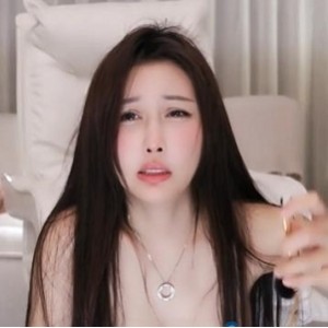 Peeggy-fun花式人体喷泉，倒着喷的你见过吗 [4V-3.7G]