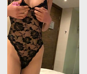 高颜值气质已婚美少女(雪玲儿)黑丝蕾丝套装穿搭教程