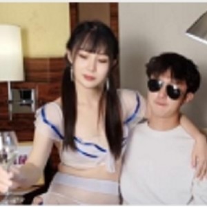 91茄子传媒出品性感女导游推销纪念品竟然做出不自重的事情 [1V-734M]