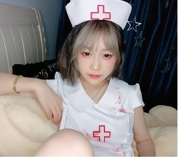 清新可爱！短发萌妹子米拉带来的清纯系商品