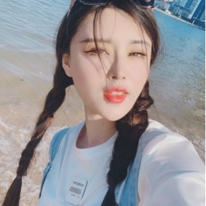 抖音美少女萌宠作品