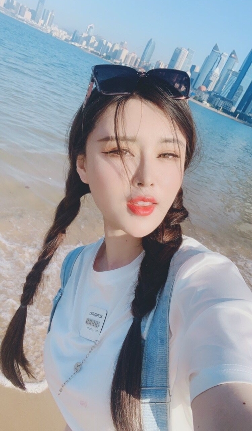 抖音美少女萌宠作品