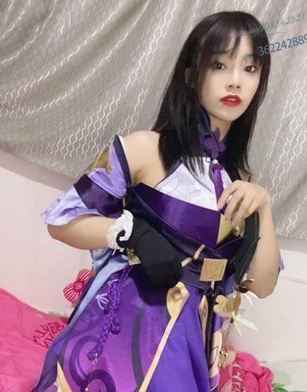 虎牙主播的超级人气表像：清纯可爱的童颜反差婊R罗莉，有尺度合集