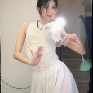 搬运抖音美女主播表演擦边漏奶视频184V+1g下载