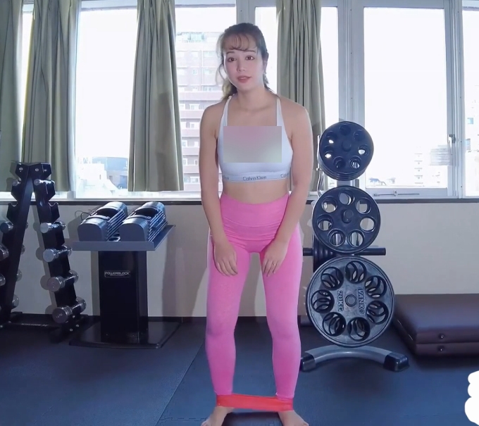 健身女神展现紧致身材,1v+1.4G高清教程,百度盘免费下载!