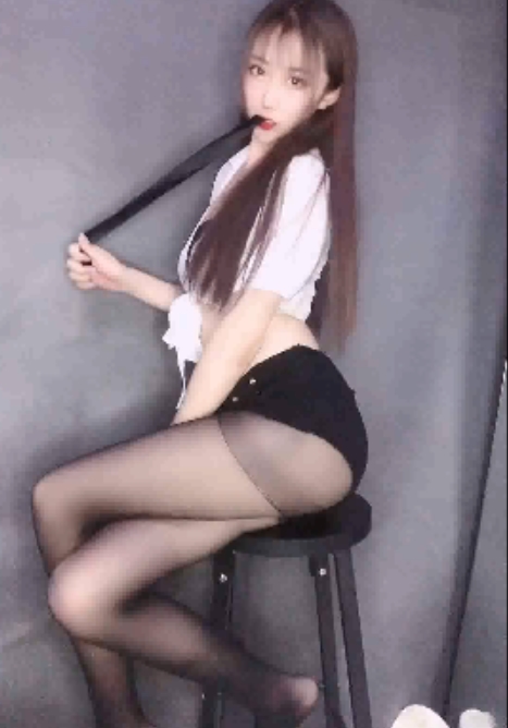 限时特惠戴小妮土豪万元定制放飞自我道就娆快手重磅力荐，立即享受三点尽露的奇妙体验！