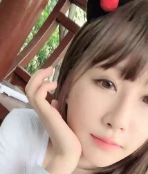 童颜大罩杯学生服少女在公园凉亭奇妙玩奇怪玩具的视频