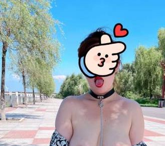 性感蜂腰和丰满胖臀的尤物，极具反差魅力的大罩杯美女，性感吊钟身材的精选女神，迷人的妻子诱惑，让人心生遐想。