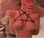 推特上泄密情侣大礼包引起轰动，数十位精选反差妹成为焦点