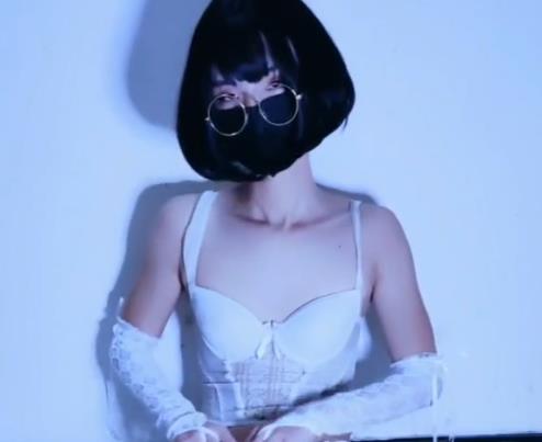 TS网红JinWanXuan1999高产资源合集，92个视频4.4G，口味重拳打肛特大号玩具