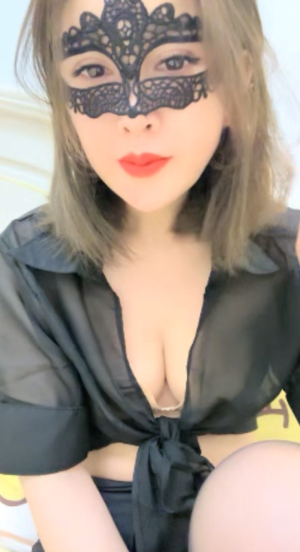 王静：居家熟女妩媚少妇24分钟16.3兆