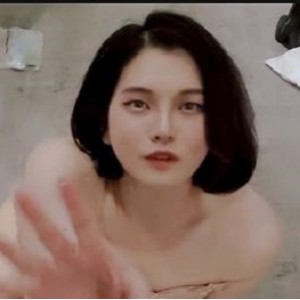 TSJessieLee露脸自拍1V-1G视频，颜值妩媚互动H机震撼时长11分钟