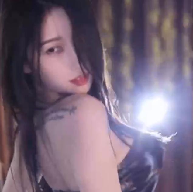 虎牙高颜值主播正恒韵子&林软软联合直播视频盛宴