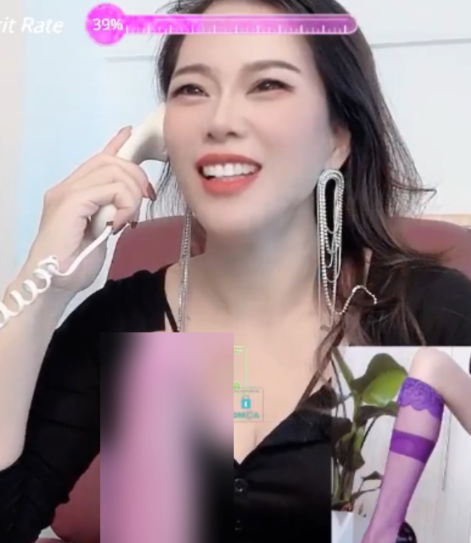 kaixin-baby：stripchat新人主播，水多直播，分卷不分卷，客服打电话，丰富视频内容