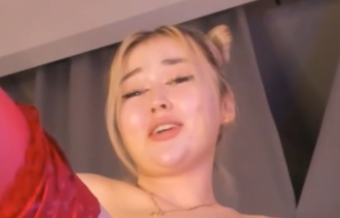 精选红丝嫩妹：二某处全开，活塞机攻，某处汁液泛滥，高兴高能高清源码