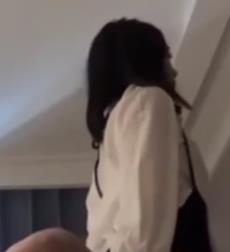 震撼视频曝光！长清大学门事件白月光女神被体育生玩玩2V433M