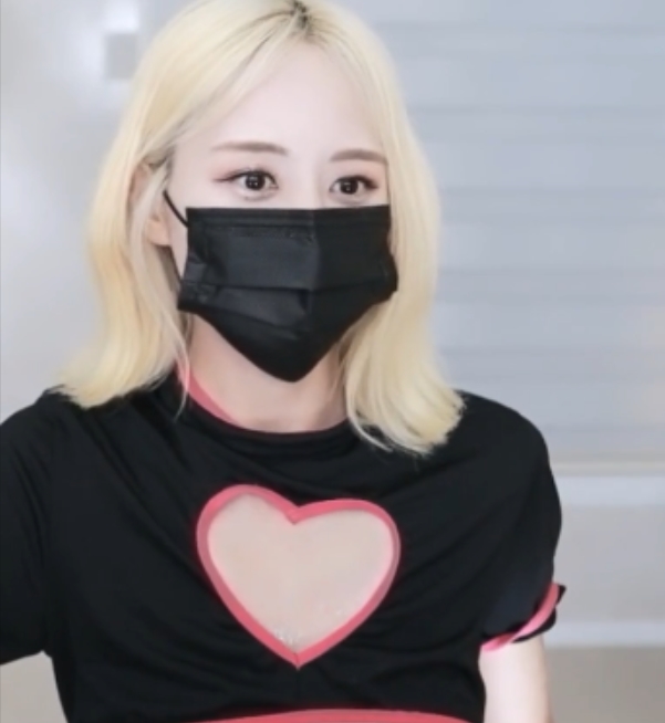 韩国大尺主播吴月合集44.8g：独特魅力与风采