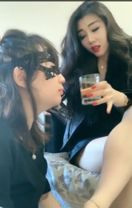 清新可人的视频主播：9月100v25g合集