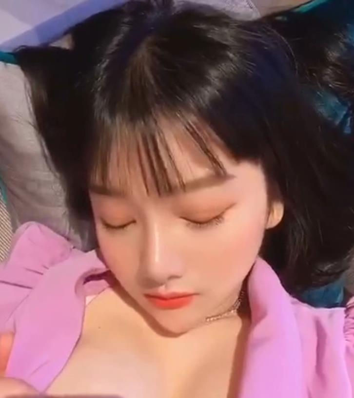 小尤奈：网络福利姬的身材爆红故事视频下载观看