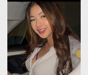 舞蹈学院学姐抖音网红豪哥砸1w新币特斯拉，观看视频