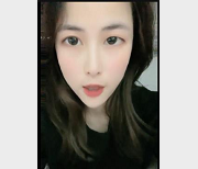 清纯素质美小姐姐手摇饮料杯子，值得一玩！