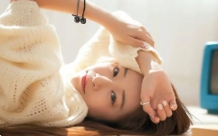 熟女妻子在家打粑粑，无屏障输出，拔吊释放