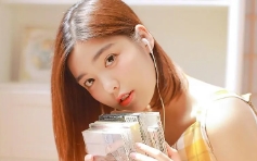 熟女妻子在家打粑粑，无屏障输出，拔吊释放