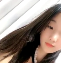 学生妹18岁在新人学校学习，转载搬运资料赚钱，有5v+1.4g的学期学习资料可供下载，存储在百度盘上。