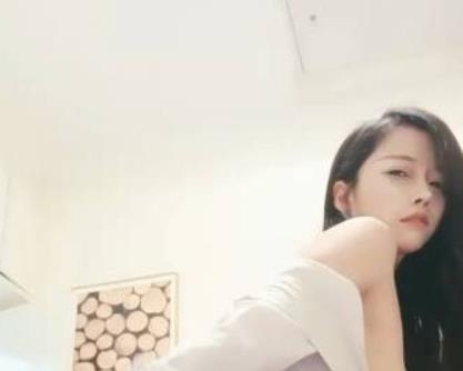 虎牙美女浮力主播一库一库热舞合集，1v-1.08g视频尽显美腿风采