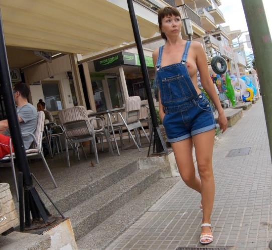 大神naughty_lada性感透视装合集,33个视频6.5G,展示成熟女人魅力