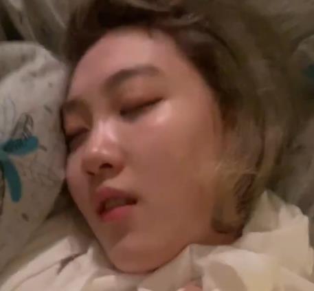 优质大学生反差妹-晨晨25V2.4G视频资源,男友玩法教育全揭秘