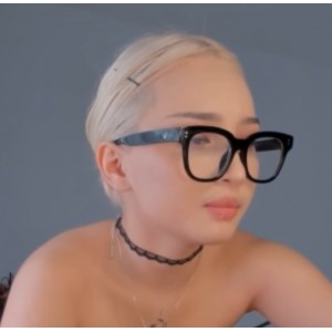 自行打包高颜值女神Asuna_Love直播表演4V+2.4G百度盘