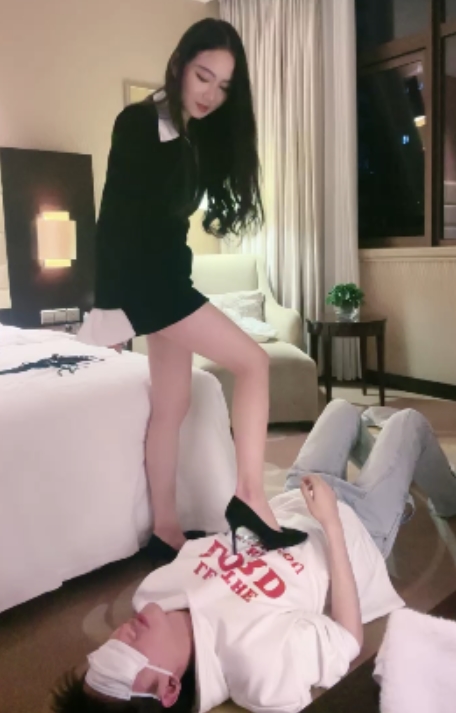 黑丝高跟诱惑，司宁青气质车模视频74分钟bf27288