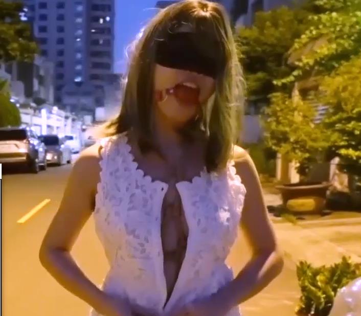 JVID-大罩杯依依：大罩杯打野绳缚，5星好评人事模拟，资源1V1.2G，大街上胆子