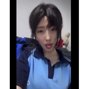 18V-549M：抖音网红颜值身材双击，粉丝圈疯传，封号风波引关注
