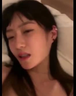 8分钟学生妹自拍资源：失去的年轻冲击波呼喊声