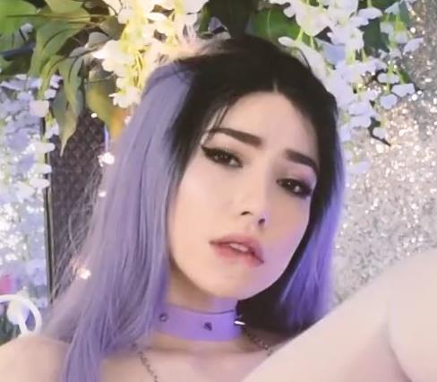 神秘美女包饺子道具秀，时长10分钟，颜值身材车灯真实观看