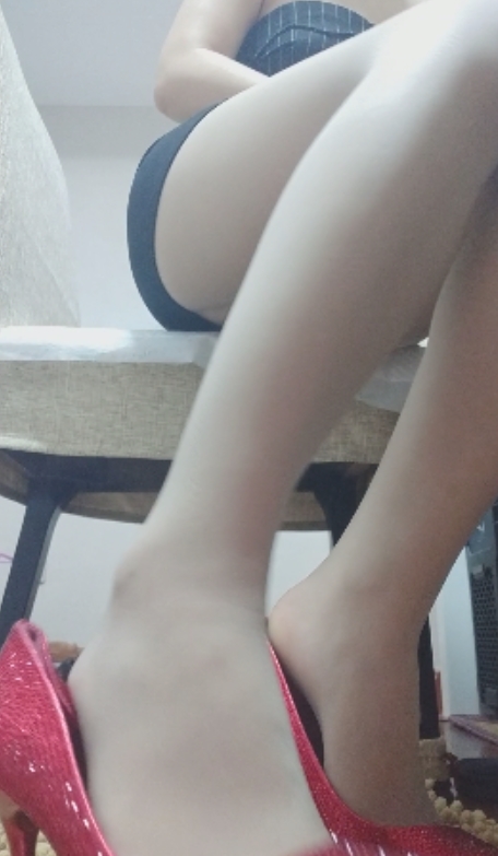 倩倩女王:丝足胡言乱语,256V82.9G视频集锦