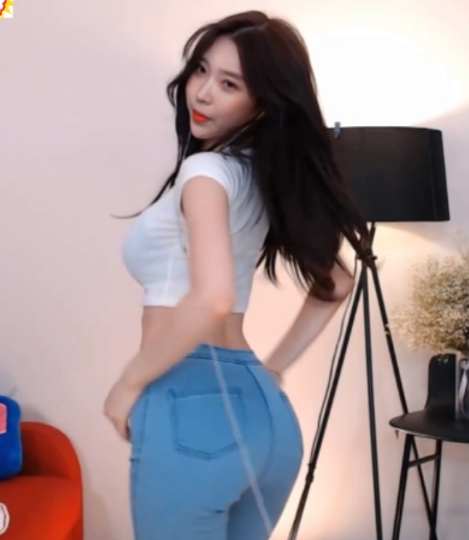 震撼韩娱群星脱衣,IULisa四她程潇舞台合集,视频时长1小时,36张图片,300MB