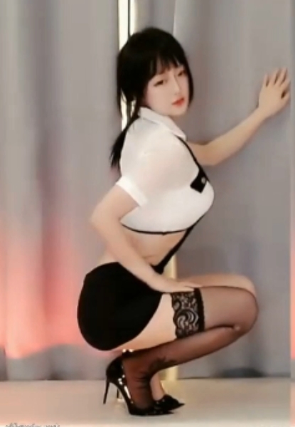 虎牙清纯少女林小花直播秀2020.12自购7奇怪姿势M