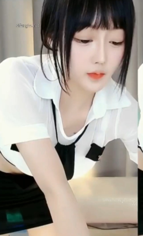 虎牙清纯少女林小花直播秀2020.12自购7奇怪姿势M