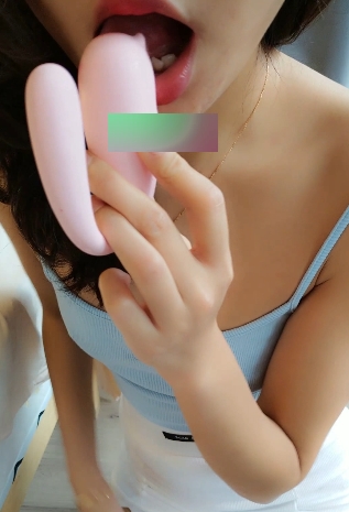 草莓味软糖：网红JK在宾馆初恋般的美好感觉