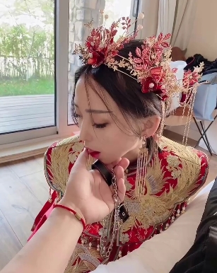 胖臀小乖乖女兔兔高价私拍视频8V+5P+273MB轰动百度盘