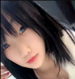 飞机场气质！80多斤苗条妹妹翘起屁屁特写视频997MB