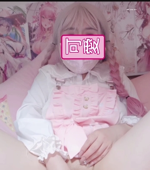 玲酱自娱自乐1v560m百度盘：清纯可爱视频主播，乐趣与创意并存