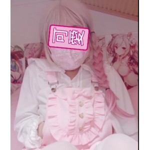 玲酱自娱自乐1v560m百度盘：清纯可爱视频主播，乐趣与创意并存